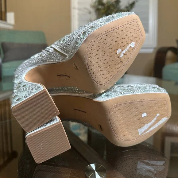 New Jessica Simpson Womens Sz6/36.5
Dollyi Crystal Embellished Bootie
Silver - Picture 7 of 10